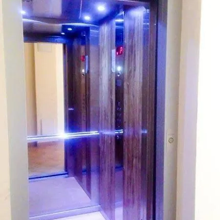 Evelyne Apartment *